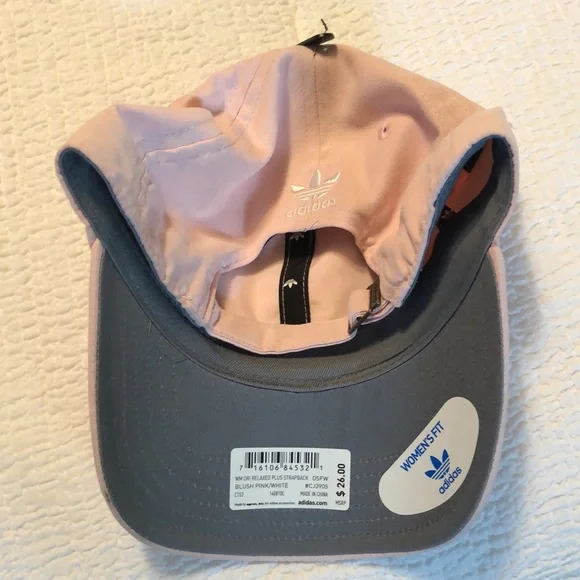 NWT classic adidas adjustable cap - Picture 2 of 2
